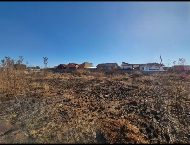 660M² VACANT LAND FOR SALE IN UNITAS PARK